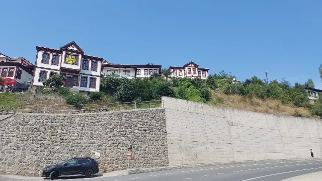 Akçaabat'ta Gezilecek Yerler: Ortamahalle'den Sera Gölü'ne