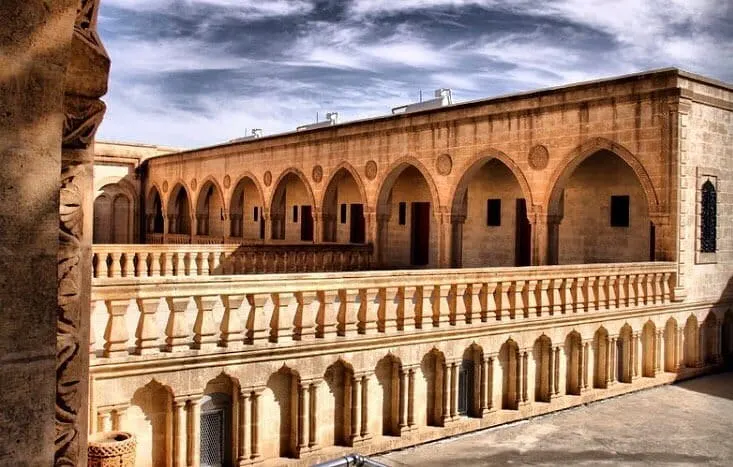 Mardin Mor Gabriel Manastırı tarihi Süryani yapısı