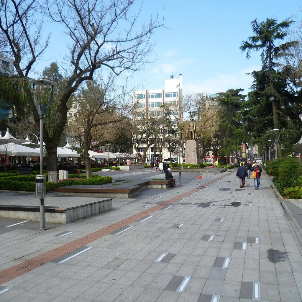 Trabzon Meydan Parkı ve şehir merkezi