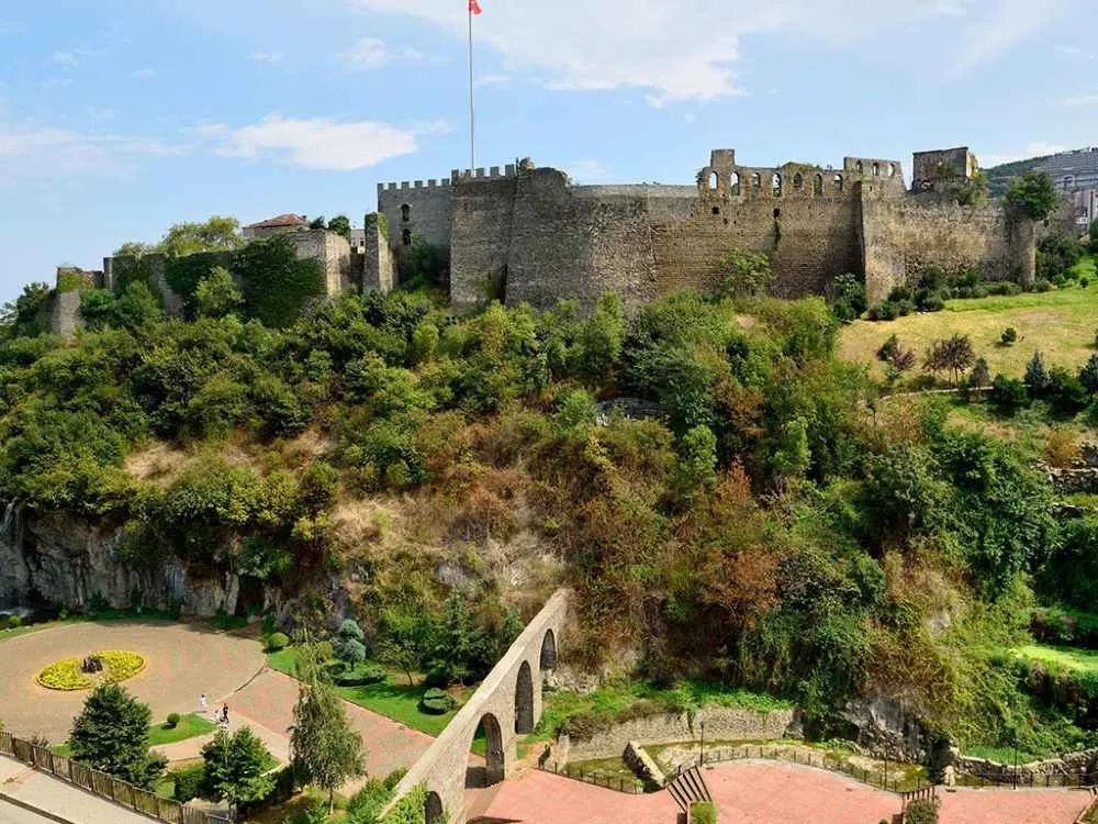 Trabzon yöresel lezzetleri kuymak ve köfte